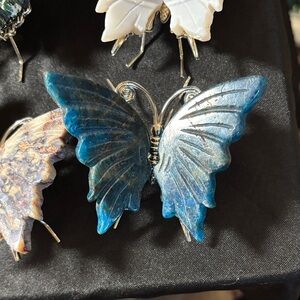 Gorgeous Gemstone Butterfly Carved Crystal ( 1 item) 2.5”x3”